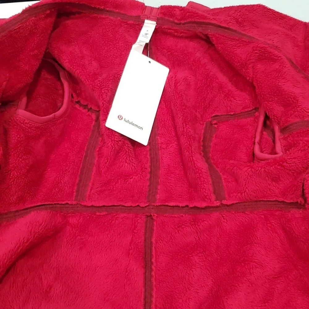Lululemon Presence of Mind Red Fleece Wrap size 6 NWT